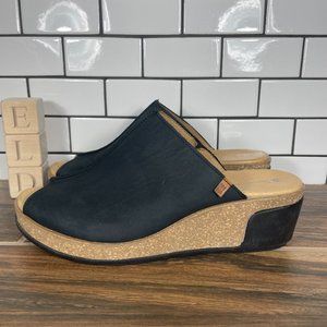El Naturalista N5005 Pleasant Leaves Womens Size EU 40 Shoes Black Nubuck Sandal
